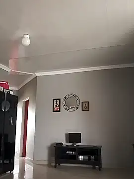 Snapshot of TheTwist chatting on 02/17/25, 07:26 TheTwist online show from 02/17/25, 07:26