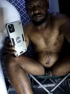 Snapshot of TheTwist chatting on 04/15/26, 03:49 TheTwist online show from 04/15/26, 03:49