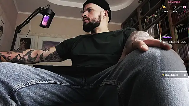 Snapshot of FindomJason chatting on 09/26/25, 01:51 FindomJason online show from 09/26/25, 01:51