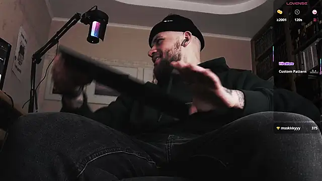 Snapshot of FindomJason chatting on 11/26/25, 04:29 FindomJason online show from 11/26/25, 04:29