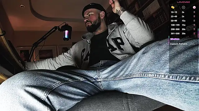 Snapshot of FindomJason chatting on 10/12/25, 07:59 FindomJason online show from 10/12/25, 07:59