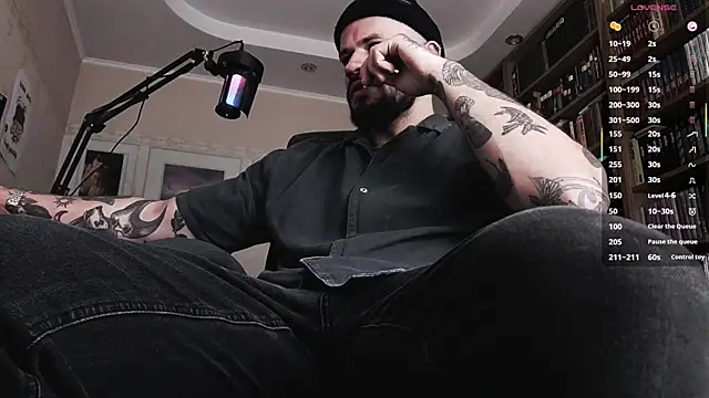 Snapshot of FindomJason chatting on 10/02/25, 09:34 FindomJason online show from 10/02/25, 09:34