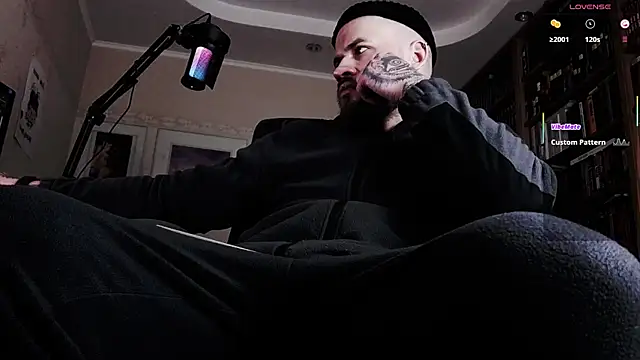 Snapshot of FindomJason chatting on 12/16/25, 02:10 FindomJason online show from 12/16/25, 02:10