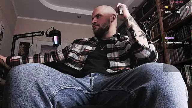 Snapshot of FindomJason chatting on 11/15/25, 09:30 FindomJason online show from 11/15/25, 09:30