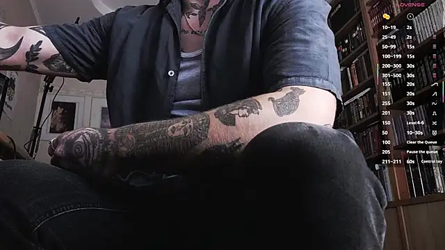 Snapshot of FindomJason chatting on 10/08/25, 11:01 FindomJason online show from 10/08/25, 11:01