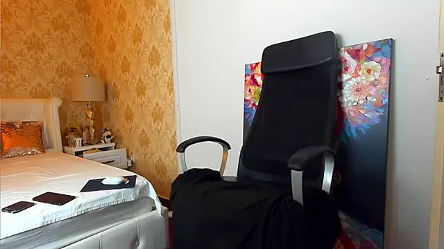 JuliaHunts online show from 12/19/25, 06:05