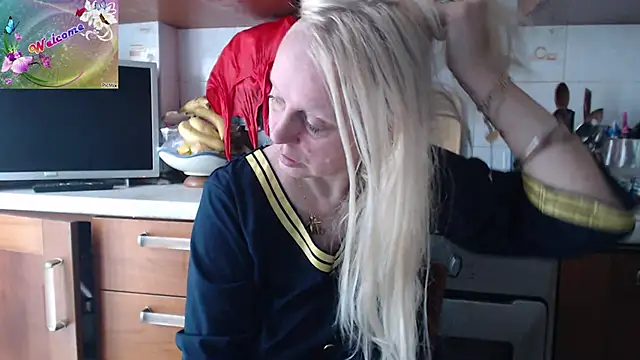 martachatte online show from 10/25/25, 08:13