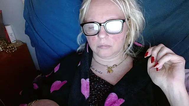 martachatte online show from 04/28/26, 05:23
