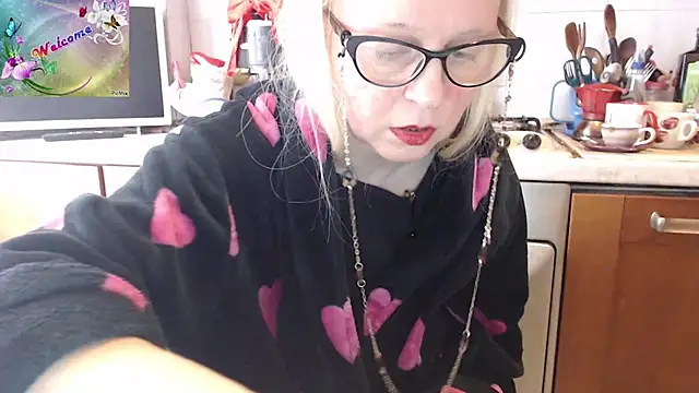 martachatte online show from 11/24/25, 08:58