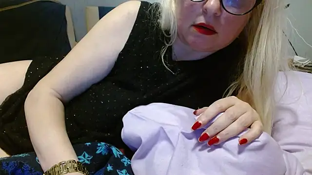 martachatte online show from 04/30/26, 08:27