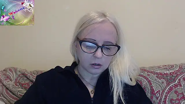 martachatte online show from 10/22/25, 08:03