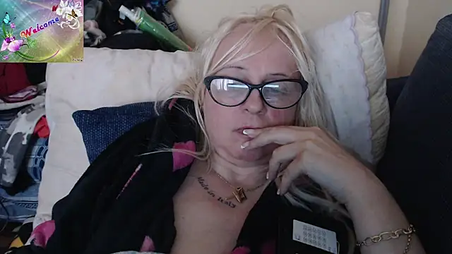 martachatte online show from 10/15/25, 07:38