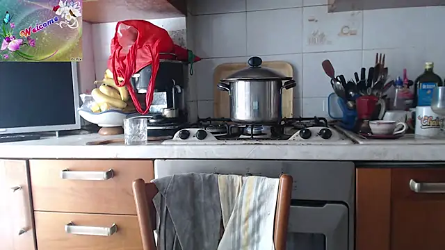 martachatte online show from 10/24/25, 08:57