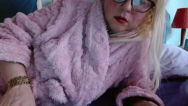 martachatte online show from 04/30/26, 08:21