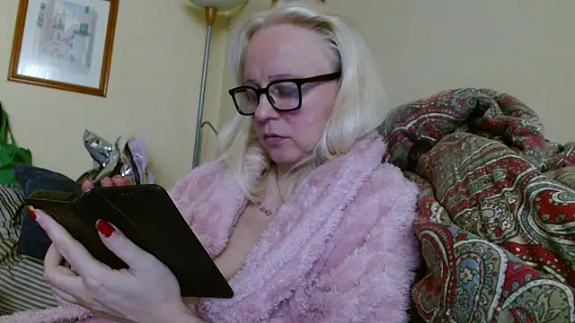 martachatte online show from 04/17/26, 05:43
