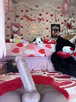 Snapshot of Valentines_Day chatting on 06/13/26, 12:14 Valentines Day online show from 06/13/26, 12:14