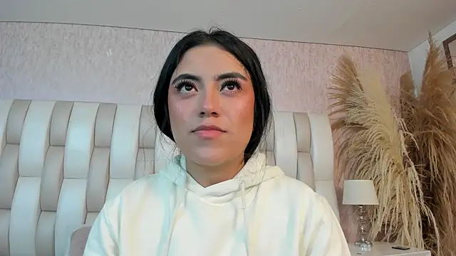 Snapshot of Rebeca_jones chatting on 06/02/26, 12:27 Rebeca jones online show from 06/02/26, 12:27