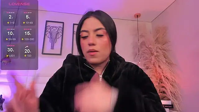 Snapshot of Rebeca_jones chatting on 12/14/25, 12:11 Rebeca jones online show from 12/14/25, 12:11