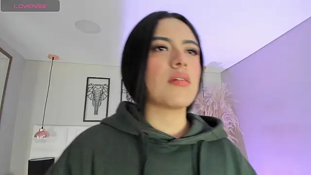 Snapshot of Rebeca_jones chatting on 11/05/25, 12:19 Rebeca jones online show from 11/05/25, 12:19