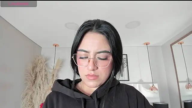 Snapshot of Rebeca_jones chatting on 10/21/25, 12:26 Rebeca jones online show from 10/21/25, 12:26