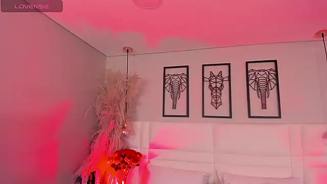 Snapshot of Rebeca_jones chatting on 11/14/25, 12:31 Rebeca jones online show from 11/14/25, 12:31