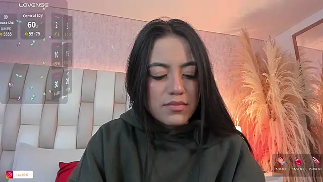 Snapshot of Rebeca_jones chatting on 04/23/26, 12:29 Rebeca jones online show from 04/23/26, 12:29