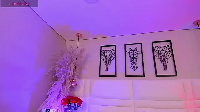 Snapshot of Rebeca_jones chatting on 11/17/25, 12:09 Rebeca jones online show from 11/17/25, 12:09