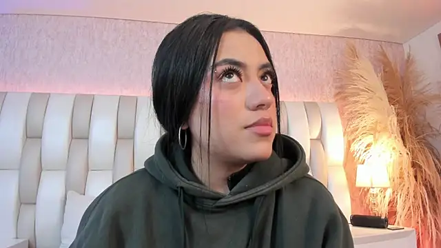 Rebeca jones online show from 04/14/26, 12:10