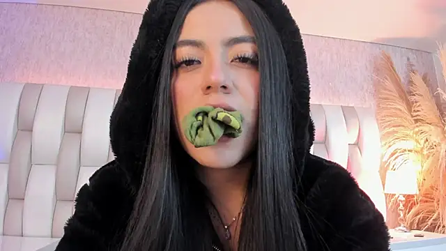 Rebeca jones online show from 03/04/26, 12:24