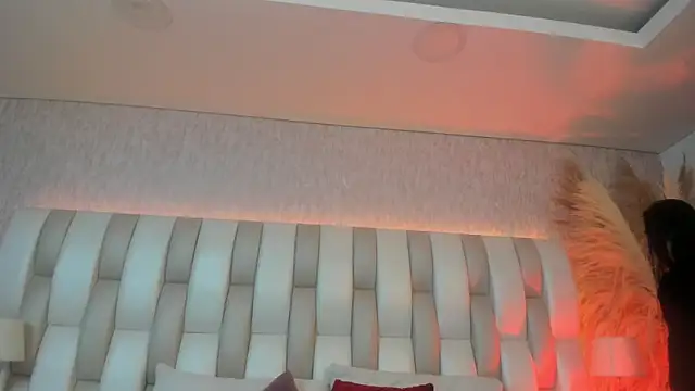 Rebeca jones online show from 04/02/26, 12:01