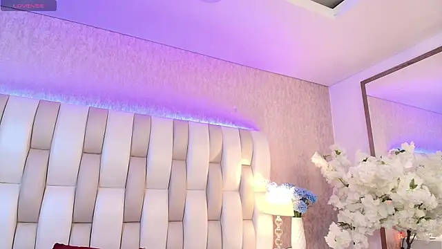 Snapshot of Rebeca_jones chatting on 03/22/25, 12:04 Rebeca jones online show from 03/22/25, 12:04