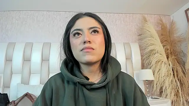 Rebeca jones online show from 04/09/26, 12:11