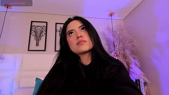 Snapshot of Rebeca_jones chatting on 11/12/25, 12:31 Rebeca jones online show from 11/12/25, 12:31