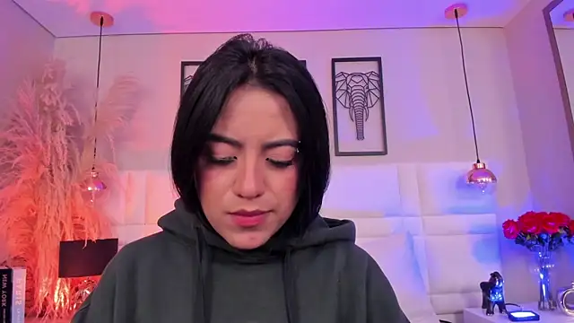 Snapshot of Rebeca_jones chatting on 11/21/25, 12:15 Rebeca jones online show from 11/21/25, 12:15