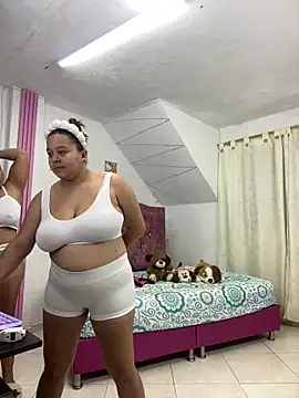 Snapshot of Rossestoner chatting on 05/03/26, 04:28 Rossestoner online show from 05/03/26, 04:28
