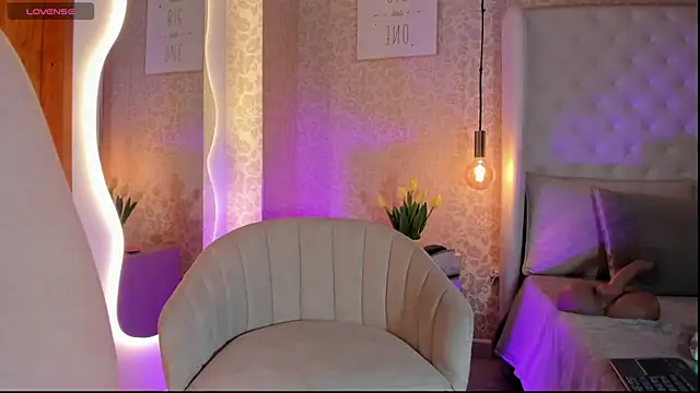 Ashleyy piink online show from 07/04/26, 07:51