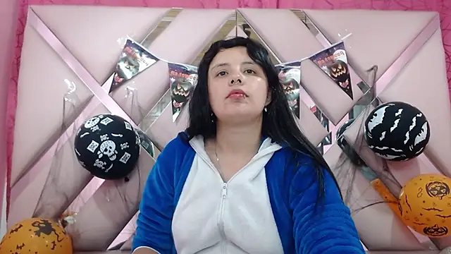 nathaly low1 online show from 10/28/25, 02:56