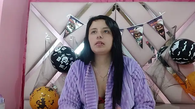 Snapshot of nathaly_low1 chatting on 10/18/25, 03:19 nathaly low1 online show from 10/18/25, 03:19