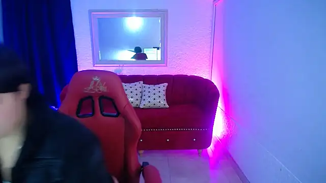 Snapshot of nathaly_low1 chatting on 06/08/26, 11:33 nathaly low1 online show from 06/08/26, 11:33