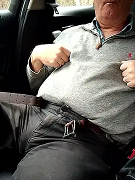 Snapshot of stiffandlubed@xh chatting on 10/30/25, 09:11 stiffandlubedxh online show from 10/30/25, 09:11