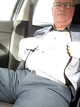 Snapshot of stiffandlubed@xh chatting on 11/11/25, 08:58 stiffandlubedxh online show from 11/11/25, 08:58