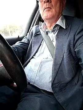 stiffandlubedxh online show from 04/13/26, 09:08