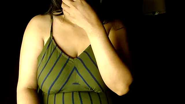 janifer001 online show from 03/24/26, 12:32