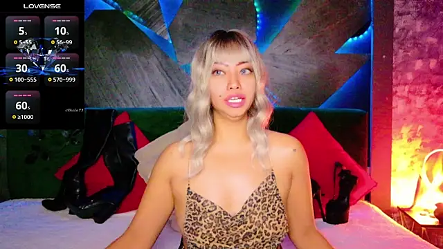 Snapshot of ElyaQuinn chatting on 11/21/25, 07:51 ElyaQuinn online show from 11/21/25, 07:51