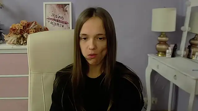 Snapshot of dirtyxEmily chatting on 09/23/25, 06:42 dirtyxEmily online show from 09/23/25, 06:42