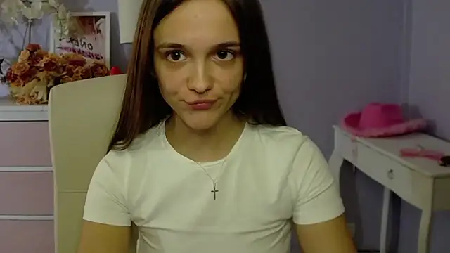 Snapshot of dirtyxEmily chatting on 03/22/25, 11:21 dirtyxEmily online show from 03/22/25, 11:21