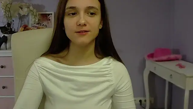 Snapshot of dirtyxEmily chatting on 02/06/25, 11:20 dirtyxEmily online show from 02/06/25, 11:20