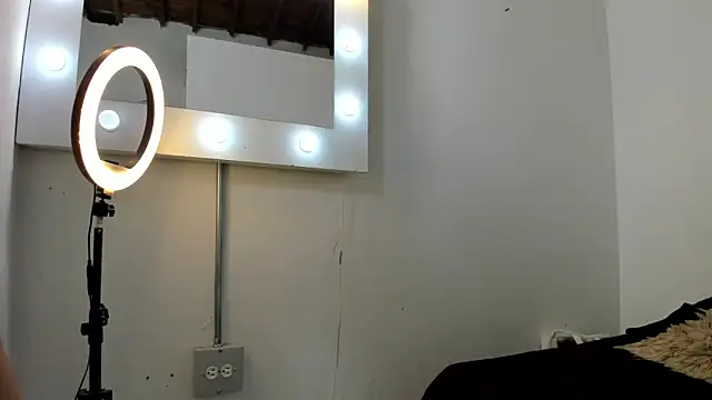 SEXXYLATINCOUPLE1 online show from 10/15/25, 10:12
