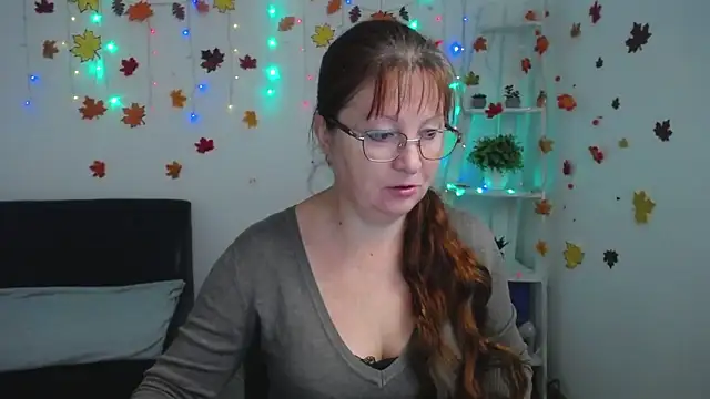 VanessaHotts online show from 11/10/25, 05:56