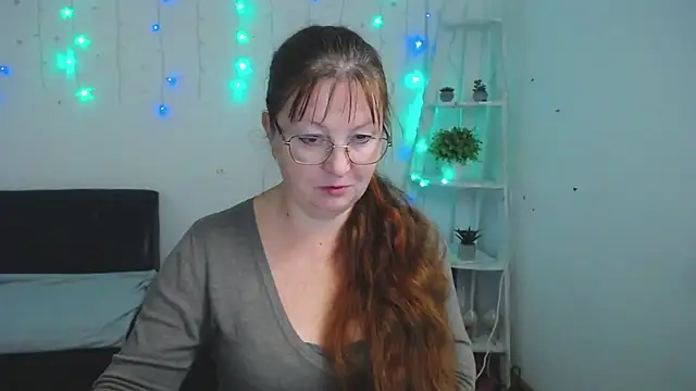 VanessaHotts online show from 11/07/25, 06:07